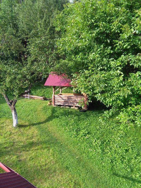 Котедж "Барвінок" ヴェルホヴィナ エクステリア 写真
